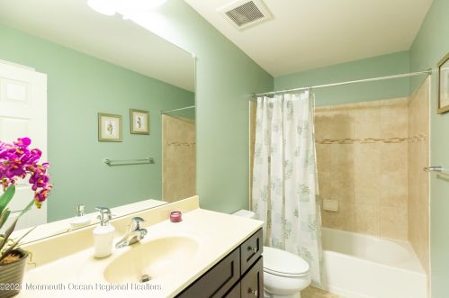 205 Yale Blvd, Red Bank NJ 07702 exterior