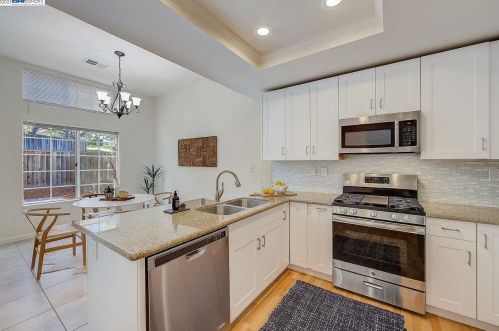 1036 Pinehurst Ct, Concord CA 94521-4532 exterior