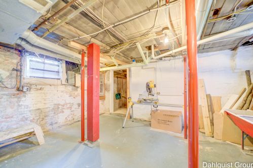 523 Clay Ave, Meskegon MI 49440-1002 exterior