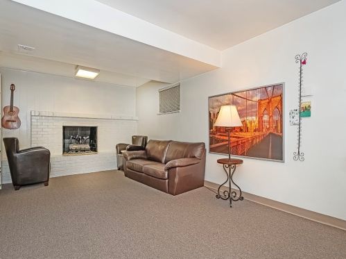 574 Clemson Dr, Pittsburgh PA exterior