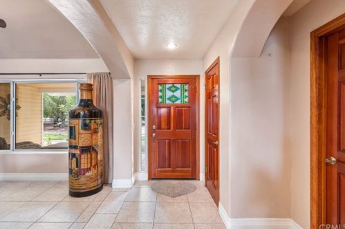 38325 De Portola Rd, Temecula CA 92592-8984 exterior