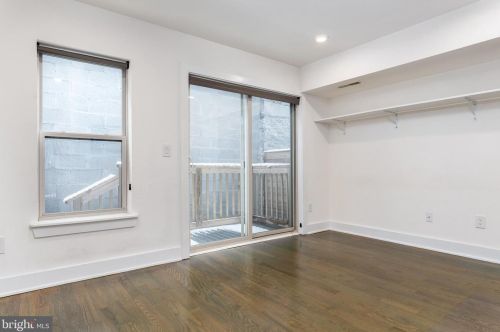 1413 Darien St, Philadelphia PA 19147-5726 exterior