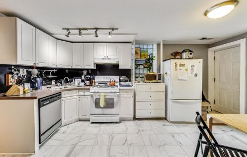 1633 Superior St, Chicago IL 60612-1110 exterior