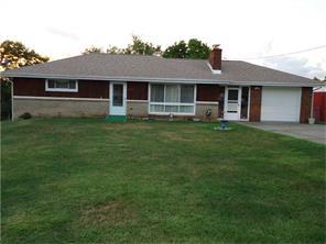 1510 Charlton Hts Rd, Moon Twp PA  15108-3016 exterior
