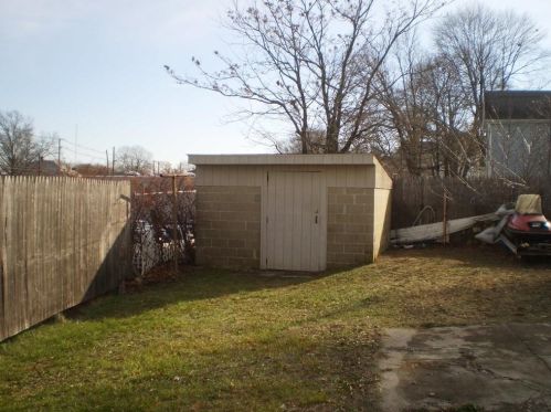 139 Veazie St, Providence RI 02908-2409 exterior