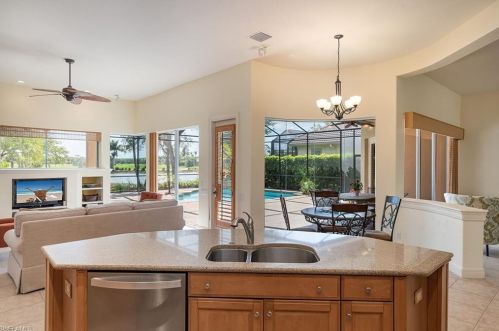 7638 Mulberry Ln, Naples FL 34114-9439 exterior