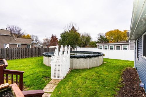 900 Bennington Dr, Bull Valley IL 60014-8875 exterior