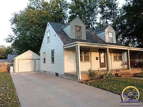 532 Chester Ave, Topeka, KS 66616-1348