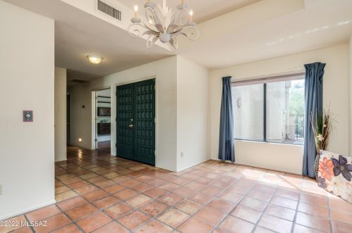 1035 Camino Diestro, Tucson AZ 85704-7694 exterior