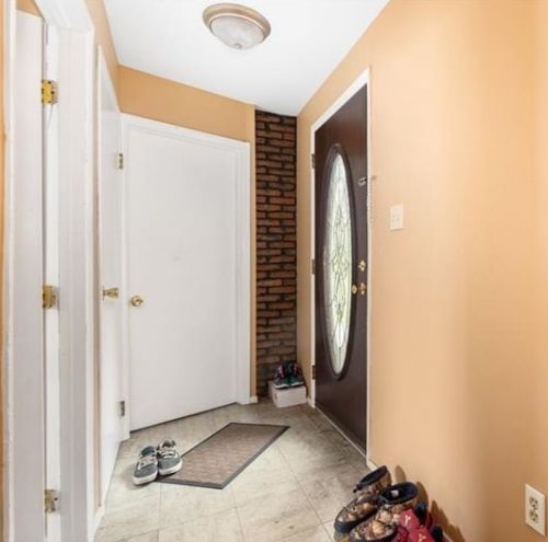 120 Brosville St, Pittsburgh, PA 15203-1426