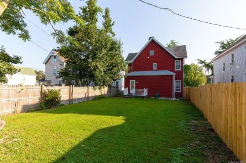 233 Mansion St, Poughkeepsie, NY 12601-2622