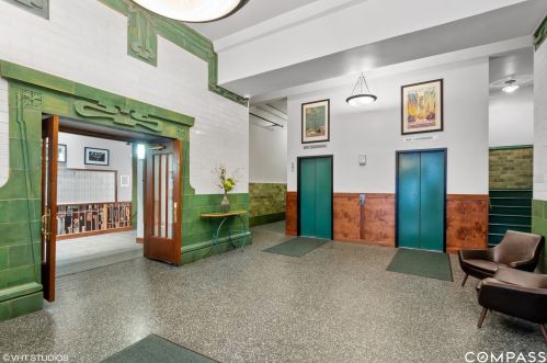 732 Financial Pl, Chicago IL  60605-1708 exterior