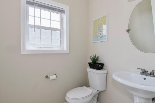 41 Windermere Vlg Rd, Ellington CT exterior