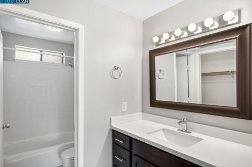 359 Scottsdale Rd, Concord CA 94523-5113 exterior