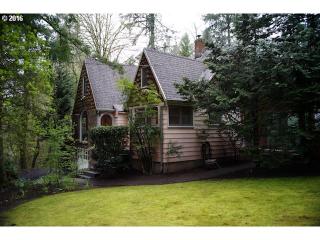 11325 Laidlaw Rd, Portland, OR 97229-2513