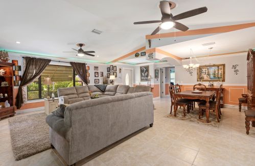 1602 Thumb Pt Dr, Fort Pierce FL 34949-3569 exterior