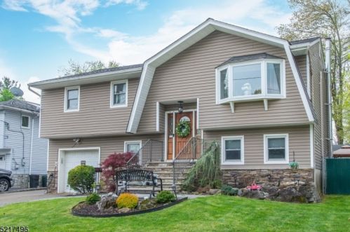 7 2nd St, Kinnelon, NJ 07405-1013