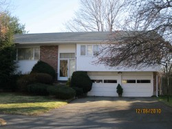 107 Andrew St, Newton, MA 02461-2144