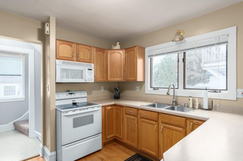 3018 93rd St, Milwaukee WI  53227-3608 exterior