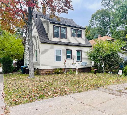 1303 Emerson Ave, Meskegon MI 49442-5206 exterior