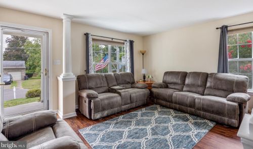 201 Empire Ave, Blenheim NJ 08012-4704 exterior