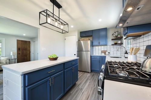 4985 Aspen St, Pittsburgh PA  15122-1250 exterior