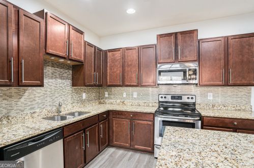 2286 Capella Cir, Atlanta GA  30331-3869 exterior