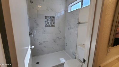 6826 17 Way, Phoenix AZ 85042-5707 exterior