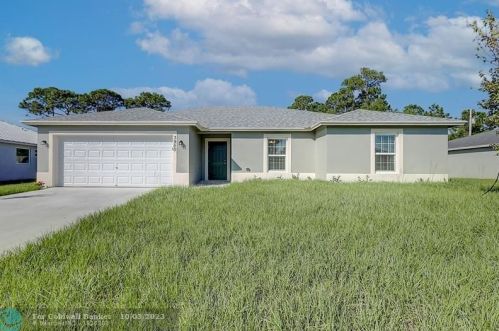 3950 Laidlow St, Fort Pierce FL  34953-7704 exterior