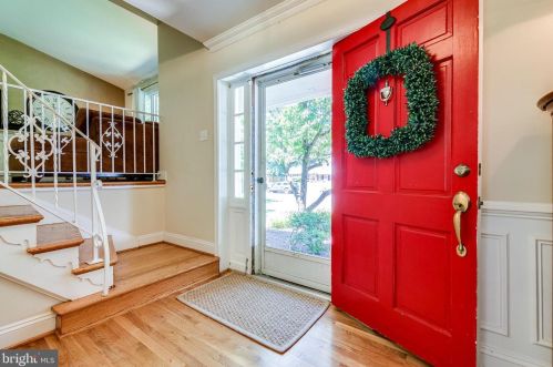 8707 Falkstone Ln, Alexandria VA  22309-4004 exterior