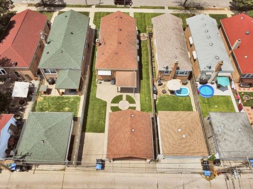 5853 Narragansett Ave, Chicago IL  60638-3406 exterior