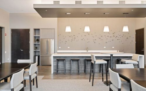 240 Illinois St, Chicago IL  60611-5063 exterior