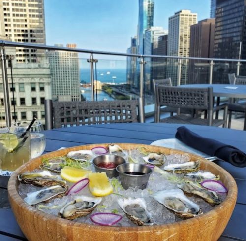 401 Wabash Ave, Chicago IL  60605-1208 exterior