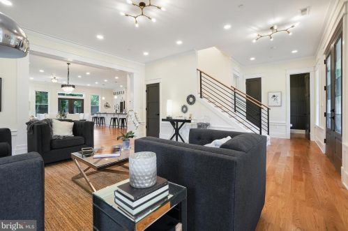 102 Ritchie Ave, Silver Spring MD  20910-5112 exterior