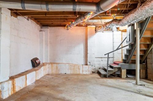 1331 Briarwood Dr, Atlanta GA 30306-2509 exterior