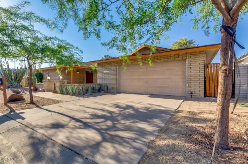 9053 28th St, Phoenix AZ  85028-4702 exterior