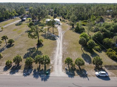 521 10th St, Naples, FL 34117-9360