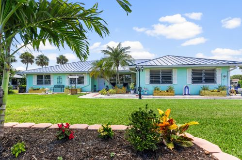 216 Riomar Dr, Fort Pierce, FL 34952-1380