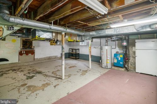 105 Cooper St, Camden NJ 08102-1521 exterior