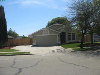 2127 Hatch Ave, Tulare CA  93274-0978 exterior