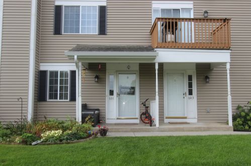 601 Silver Creek Rd, Bull Valley, IL 60098-4320