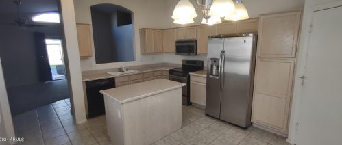 1058 Swan Dr, Chandler AZ  85286-7563 exterior