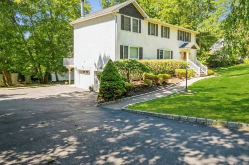 10 Carleton Ave, Briarcliff NY 10510-1723 exterior