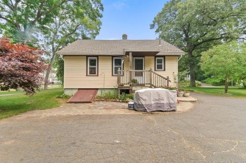 256 Autumn St, Manchester CT 06040-5553 exterior