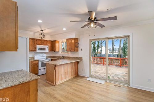 27221 Galassi St, New Baltimore, MI 48051-2938