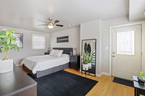 3429 Oakley Ave, Chicago IL 60608-6027 exterior