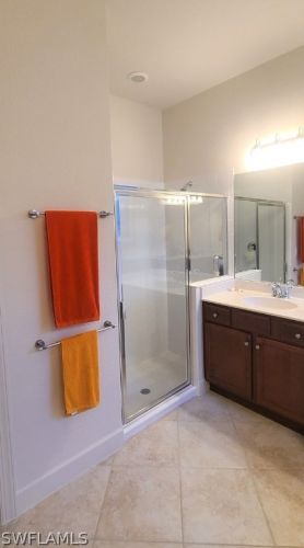 8226 Valiant Dr, Naples FL 34104-6673 exterior