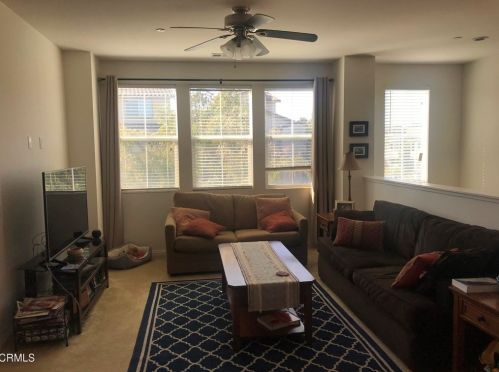 3202 Lisbon Ln, Oxnard CA  93036-7664 exterior