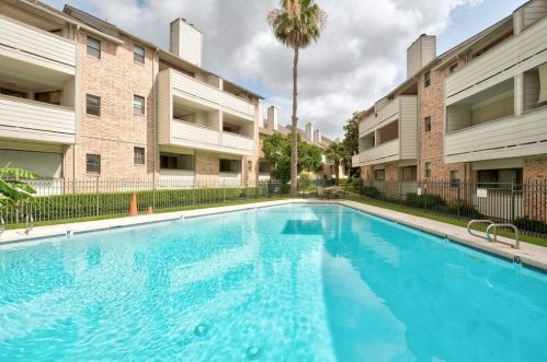 2500 Burleson Rd, Austin TX  78741-5609 exterior