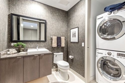 540 Webster Ave, Chicago IL 60614 exterior